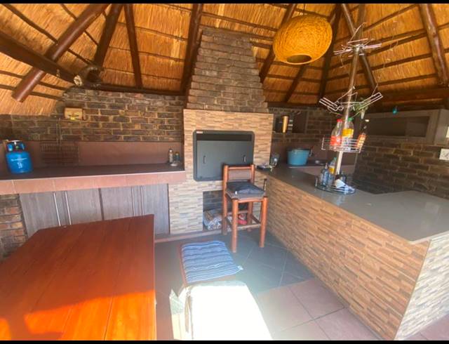 7 BEDROOM HOUSE FOR SALE IN AERORAND